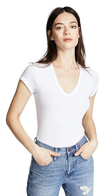 See more ideas about outfits, fashion, broad shoulders. Flattering Shirts For Broad Shoulders - V-Style