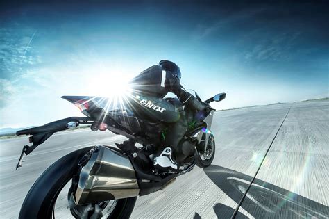The h2 holds a tremendous amount of potential due to its forced induction engine and brock's performance is. KAWASAKI Ninja H2 specs - 2014, 2015 - autoevolution