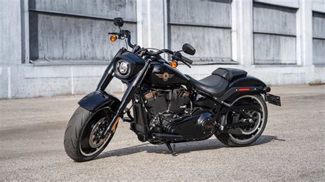 Harley Davidson Celebrates 30 Years Of Fat Boy Blacked Out 30th