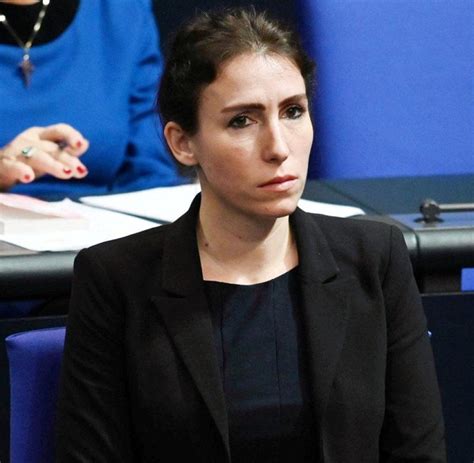 Mitglied des deutschen bundestages der @afdimbundestag rechtsanwältin ⚖️. AfD: AfD will bereits diese Woche erneut über Bundestags ...
