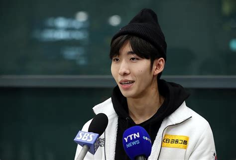 그가 최근 중국에게서 귀화제의를 받았다는 이야기가 나왔다. 쇼트트랙 임효준, 갑자기 포기한 이유는? - 일요시사