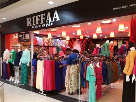 Kami juga menerima semua jenis tender untuk pakaian. SYA SYA Inspiration: KEDAI BAJU AKU YANG FIRST