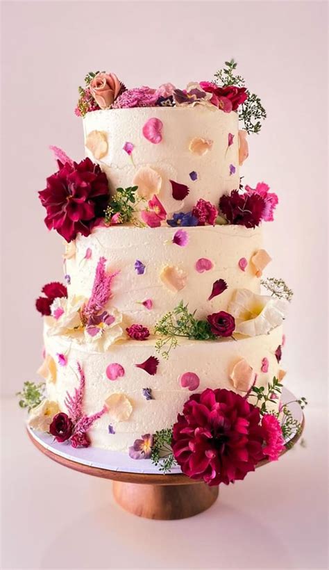 33 Edible Flower Cakes That Re Simple But Outstanding Freeze Dried