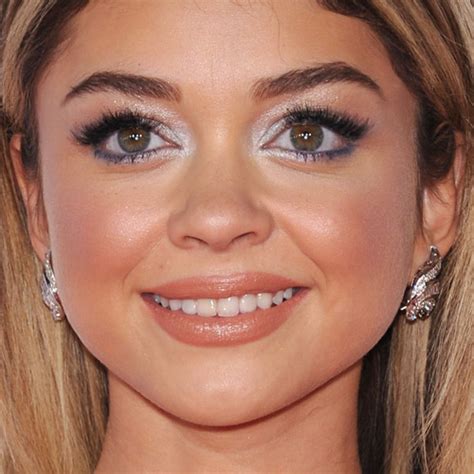 Sarah Hyland Makeup Bronze Eyeshadow And Mauve Lipstick Steal Her Style