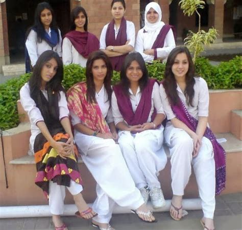 Pakistani Girls Karachi University Girls