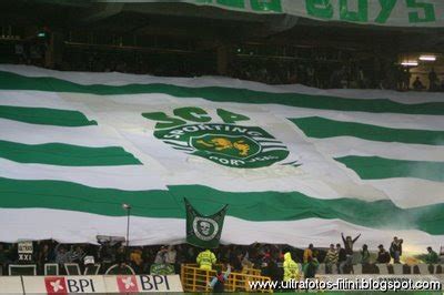 Fundada em 1976 pelos irmãos joão e gonçalo rocha, filhos do então presidente do sporting joão rocha. .: JUVENTUDE LEONINA BOYS - 1976