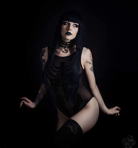 Gotische Gothic Girls Dark Gothic Goth Beauty Dark Beauty Bettie Page Dark Fashion Gothic