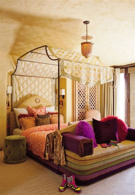 45 Beautiful Bedroom Decorated With Canopy Beds Design Swan