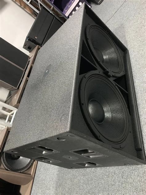 Dual 21 Inch Subwoofer Speaker Rcf 9007 As Outdoor Concert Sound System