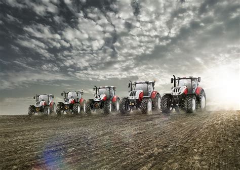 Egal ob für den acker oder die straße, ob standardbauweise oder geräteträger, mit oder ohne allradantrieb, ob drei, vier oder mehr räder, hier ist alles zu finden. STEYR Traktoren • Technik „Made in Austria" | Steyr Center ...