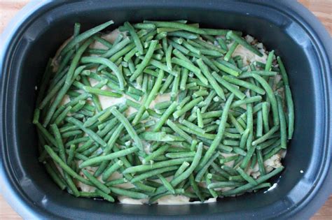 This chicken and stuffing is amazing! Creamy Crockpot Chicken Stuffing and Green Beans - Family ...