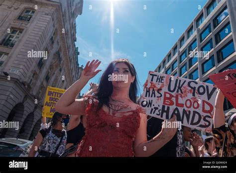 Trans Comunidad y Apoyo hacen su marcha anual a través de Londres