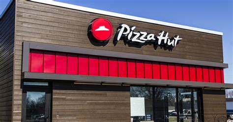 Pizza Hut has a dine-in problem