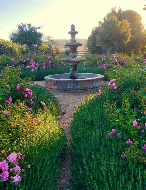 23 Nice Fountains And Flower Ideas To Beautify The Spring Front Yard