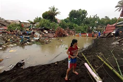 floods in philippines leave 51 dead over a dozen missing international world ahram online