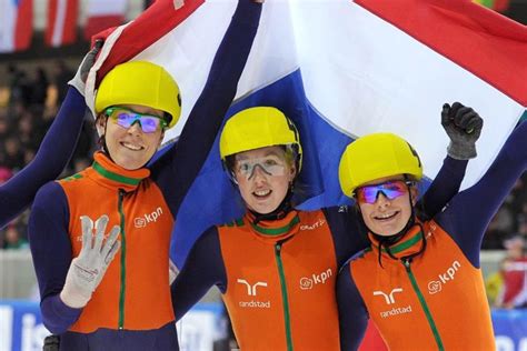 Yara van kerkhof #47 and lara van ruijven #4 both of the netherlands, chunyu qu #20 of china and elise christie of great britain crash on the first corner in the womens 500m final during the isu world cup short track at optisport sportboulevard on february 16, 2020 in dordrecht, netherlands. Shorttrackerin Lara van Ruijven mit 27 gestorben