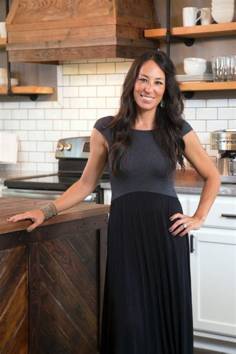 Fixer Upper Joanna Gaines Best Outfits Hgtvs Decorating And Design Blog Hgtv