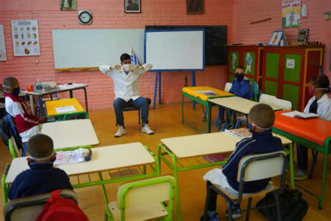 Más gente ofrece, más gente encuentra. Suspendieron las clases en dos nuevas escuelas rurales de ...