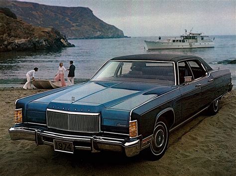 Following the 1969 introduction of the continental mark iii and the revival of the town car nameplate. LINCOLN Continental specs & photos - 1970, 1971, 1972 ...