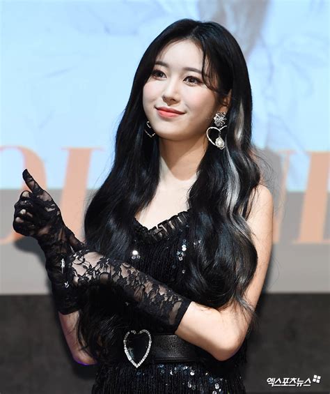 Hyebnie (협니), hyebjjang (협짱), jelly (젤리), hyebjjanggu (협짱구). MOMOLAND Talks About Returning As 6 Members, Goals For ...