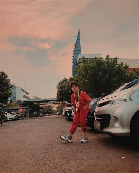 Check spelling or type a new query. Fateh Halilintar di Instagram "Happy saturday" (Dengan gambar) | Fotografi potret, Foto keluarga ...