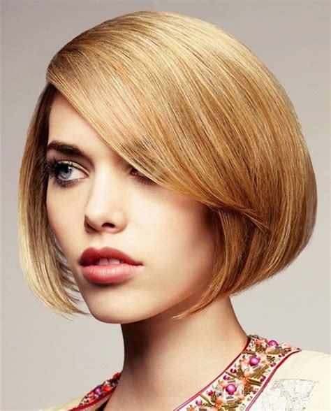 Haircuts are a type of hairstyles where the hair has been cut shorter than before. Разные технологии стрижки боб-каре (30 фото) - Для Роста Волос