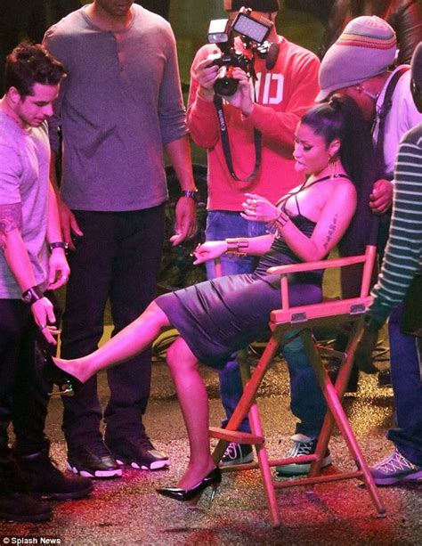 Nicki Minaj Flaunts Major Cleavage As She Shoots ‘the Night Is Still Young Vide Celebrities