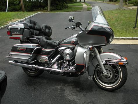 Here you can find such useful information as the fuel capacity, weight, driven wheels, transmission type, and others data according to all known model trims. 1985 Harley-Davidson FLTC 1340 Tour Glide Classic - Moto ...