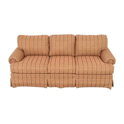 Thomasville Skirted Three Cushion Sofa 72 Off Kaiyo