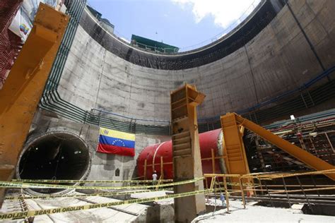 Plano actualizado en 2021 con el recorrido de la línea 5 (azul oscuro) del metro barcelona. Línea 5 del Metro de Caracas se estrenará en octubre con ...