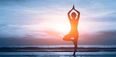 Las 10 Posturas De Yoga Fáciles Más Importantes🥇 De Yoga