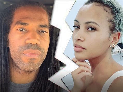 Seeking Sister Wife Dimitri Snowden Files For Divorce Claims Marriage Abandonment