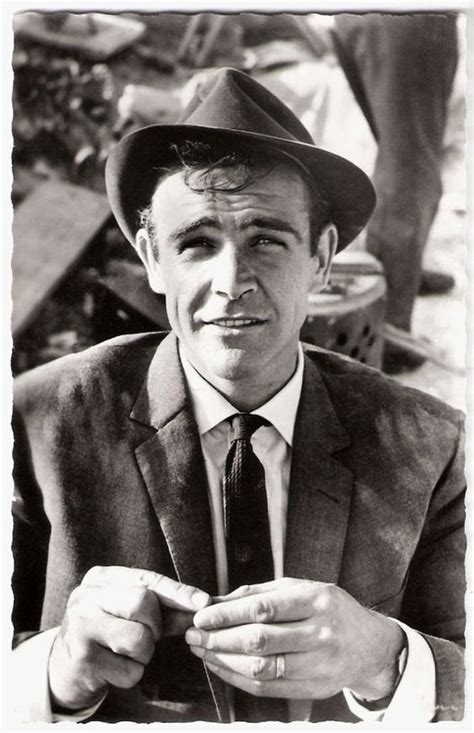 Jego ojciec joe, był robotnikiem i kierowcą ciężarówki, matka euphemia prowadziła dom. Sean Connery, 1960s First Bond Film 'Dr No' 1962 ...