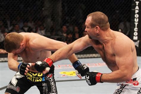 图文UFC 巨汉布里兹惨遭KO 重拳击中对手 搜狐体育