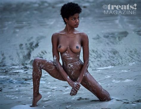 Ebonee Davis Nude Treats 24 Photos TheFappening