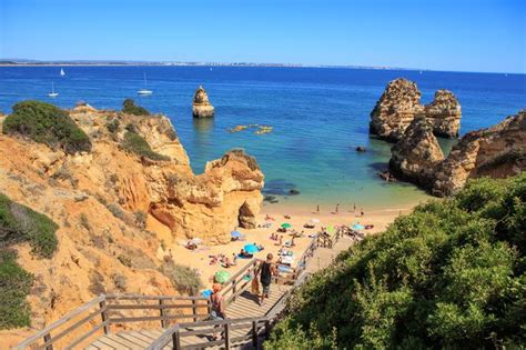 Algarve este cea mai popularäƒ destinaå£ie turisticäƒ din portugalia, åÿi una dintre cele mai mäƒrginitäƒ pe douäƒ laturi de oceanul atlantic, zona algarve este separata de restul portugaliei. Algarve - idealny region na rodzinne wakacje w Portugalii ...
