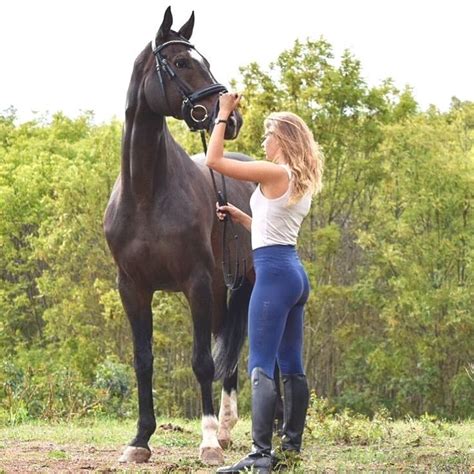 Diese zeitgemäße und anmutige Reitmode für Frauen ist ideal zum Reiten Equestrian outfits