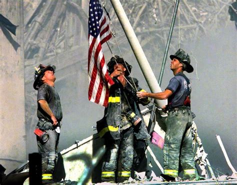 911 In Photos Rare Images From The Aftermath Of The September 11