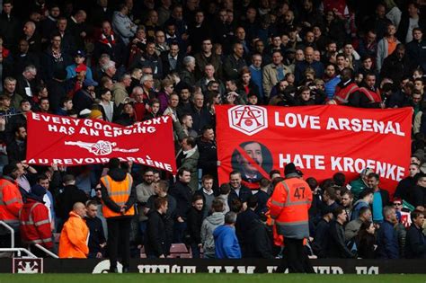 Arsenal Supporters Groups Unite For Biggest Ever Protest