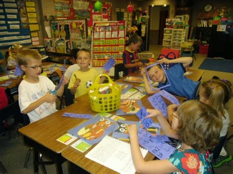Cactus hotel is better than a good book. PATTIES CLASSROOM: A Walk in the Dessert and Owl Activities