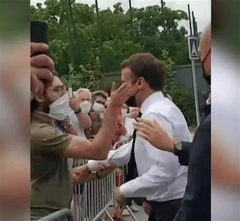 Emmanuel Macron Lé La Réaction Lourde De Sens De Brigitte Macron