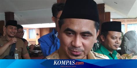 Astaghfirullohal'adzīm 3x afdholudz dzikri fa'lam annahuu lāilaaha illallohu hayyun maujūd lāilaaha illallohu hayyun ma'būd lāilaaha illallohu hayyun baaq lāilaaha illalloh 100x lāilaaha illallohu muhammadurrosuululloh. Mengenal Taj Yasin, Putra KH Maimoen Zubair yang Jadi ...