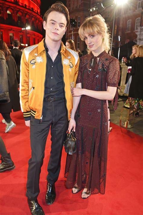 Natalia Dyer And Charlie Heaton Pose Together At Fashion Awards Celebrities Kissing And