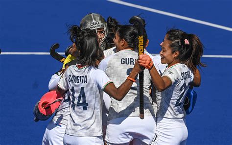 Cwg Savita Stars As Indian Women Win Hockey Medal After 16 Years