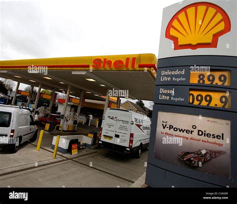 Shell Service Station High Resolution Stock Photography And Images Alamy