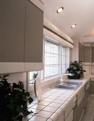 In order to give your melamine cabinets a new lease of life, you should consider adding a new face to your cabinets. How to Make White Melamine Cabinets Look Good | Melamine ...