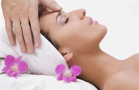 Get Fuller Lips Warm And Inviting Receive Real Treatment At A Medical Spa