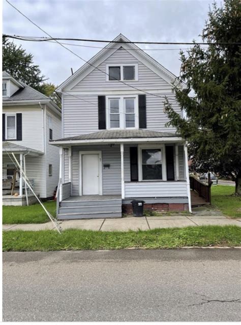 63 S Market St East Palestine Oh 44413 Redfin