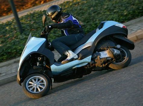 Mounts view detailed reviews2007 piaggio mp3 three wheeler reviews. PIAGGIO MP3 250 (2007-on) Review | Speed, Specs & Prices | MCN