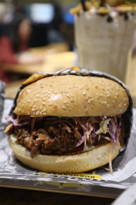 Cara ordernya sama jadi kita order & bayar langsung lalu nanti makanannya diantarkan ke meja kita. Cabang Baru - Review feedthecat di restoran Lawless ...